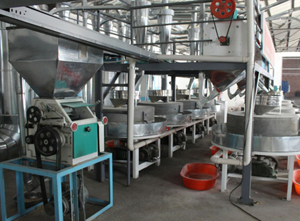 石磨面粉機(jī)安裝現(xiàn)場